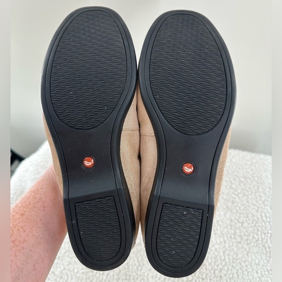 Clarks Unstructured Metallic Gold Leather Ballet Flats - Picture 8 of 8